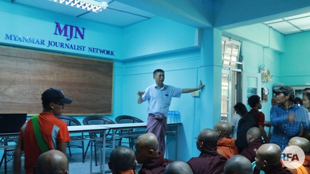 mjn-office-622.jpg mjn-office-622.jpg