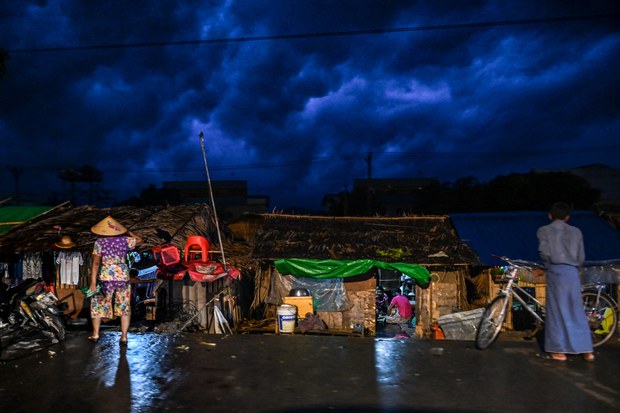 တိုင်းနဲ့ပြည်နယ်ရှစ်ခုက နေရာတချို့မှာ မိုးကြီးနိုင်တယ်လို့ မိုးဇလသတိပေး တိုင်းနဲ့ပြည်နယ်ရှစ်ခုက နေရာတချို့မှာ မိုးကြီးနိုင်တယ်လို့ မိုးဇလသတိပေး