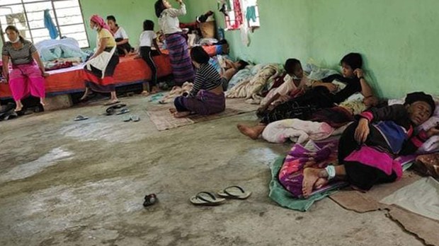 monekoe-villagers-flee.jpg monekoe-villagers-flee.jpg