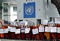 monks_un_200px.jpg monks_un_200px.jpg