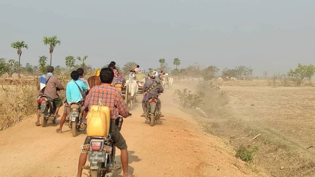 ယင်းမာပင်က ဒေသခံ တစ်သောင်းကျော် ထွက်ပြေးနေရ ယင်းမာပင်က ဒေသခံ တစ်သောင်းကျော် ထွက်ပြေးနေရ