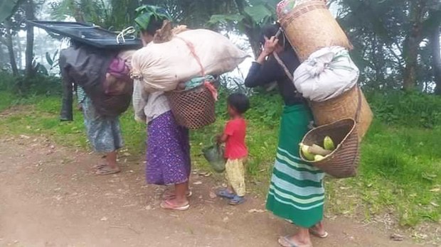မင်းတပ်ဒေသခံ ၃ဝဝ ကျော် ထွက်ပြေးနေရ