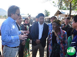hugo-swire-kachin-305.jpg hugo-swire-kachin-305.jpg