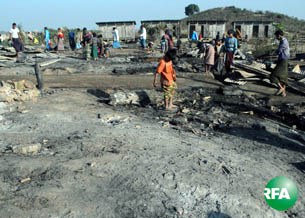 refugees-camp-fire-305.jpg refugees-camp-fire-305.jpg
