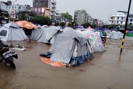 ငလျင်ဘေးသင့်ပြည်သူ ၄ဝ,ဝဝဝ ကျော် ယာယီ အမိုးအကာတွေ နဲ့ နေထိုင်နေရ