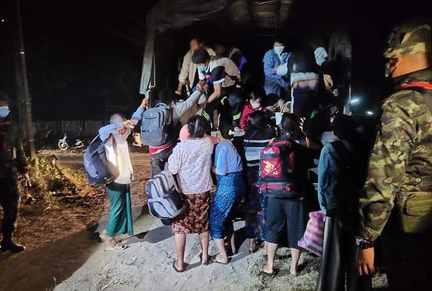 လေးကေ့ကော်မြို့ကို လက်နက်ကြီးတွေနဲ့ ထပ်မံပစ်ခတ်ခံရ လေးကေ့ကော်မြို့ကို လက်နက်ကြီးတွေနဲ့ ထပ်မံပစ်ခတ်ခံရ