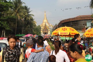 shwedagon-305.jpg shwedagon-305.jpg