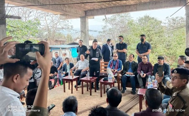 အိန္ဒိယနယ်စပ် မိုးရေးမြို့အနီး မြန်မာဒုက္ခသည်တွေအတွက် ယာယီစခန်း ဖွင့်မည် အိန္ဒိယနယ်စပ် မိုးရေးမြို့အနီး မြန်မာဒုက္ခသည်တွေအတွက် ယာယီစခန်း ဖွင့်မည်