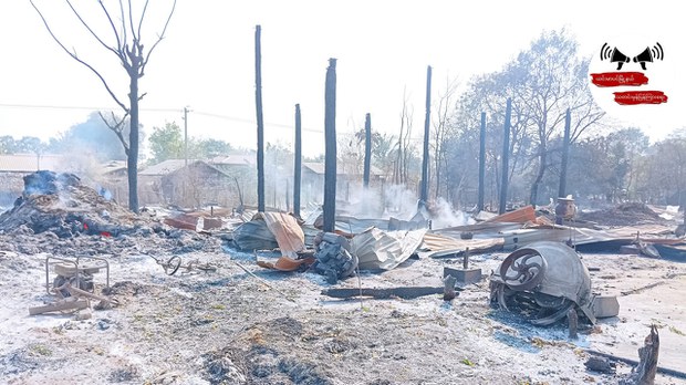 ယင်းမာပင် မြောက်နုံးရွာမှာ အိမ် ၁၅၀ မီးရှို့ခံရပြီး နှစ်ဦးသတ်ဖြတ်ခံရ ယင်းမာပင် မြောက်နုံးရွာမှာ အိမ် ၁၅၀ မီးရှို့ခံရပြီး နှစ်ဦးသတ်ဖြတ်ခံရ