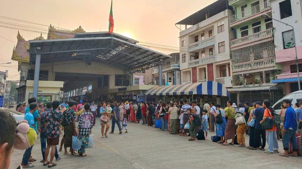 မြဝတီနဲ့ တာချီလိတ်နယ်စပ်ကို ကုန်ပစ္စည်း ၁၂ မျိုး တင်ပို့ခွင့် ထိုင်းအစိုးရ ပိတ်ပင် မြဝတီနဲ့ တာချီလိတ်နယ်စပ်ကို ကုန်ပစ္စည်း ၁၂ မျိုး တင်ပို့ခွင့် ထိုင်းအစိုးရ ပိတ်ပင်