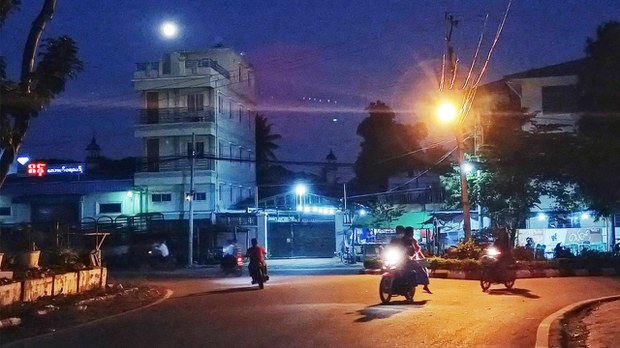 စစ်ခေါင်းဆောင်ရှိရာ နေပြည်တော်မှာ လျှပ်စစ်မီး နှစ်ဆကျော် ပိုရနေ