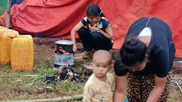 ဆီဆိုင်တိုက်ပွဲကြောင့် ထွက်ပြေးရသူတွေ အကူအညီလိုအပ်နေ ဆီဆိုင်တိုက်ပွဲကြောင့် ထွက်ပြေးရသူတွေ အကူအညီလိုအပ်နေ