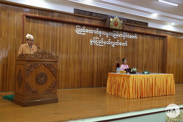 dr-ayezan-speech-620.jpg dr-ayezan-speech-620.jpg