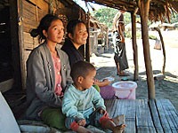 Thai_Burma_border_family_20.jpg Thai_Burma_border_family_20.jpg
