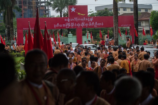 နှစ်လအတွင်း NLD ပါတီဝင် တစ်ရက်တစ်ဦးနှုန်းဖမ်းဆီးခံနေရ နှစ်လအတွင်း NLD ပါတီဝင် တစ်ရက်တစ်ဦးနှုန်းဖမ်းဆီးခံနေရ