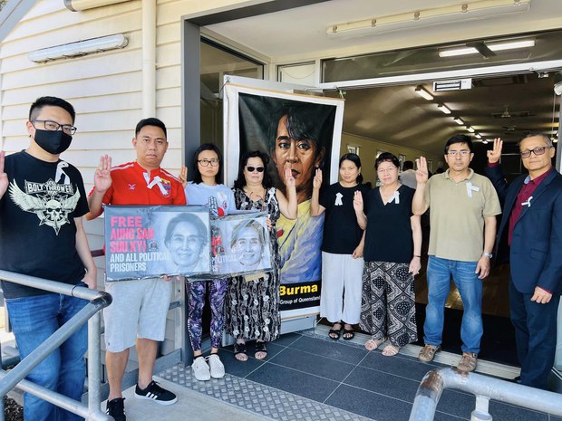 အာဏာသိမ်းပြီးနောက် အမျိုးသမီး ၃၀၀ ကျော်အသတ်ခံထားရတယ်လို့ NUCC ထုတ်ပြန် အာဏာသိမ်းပြီးနောက် အမျိုးသမီး ၃၀၀ ကျော်အသတ်ခံထားရတယ်လို့ NUCC ထုတ်ပြန်