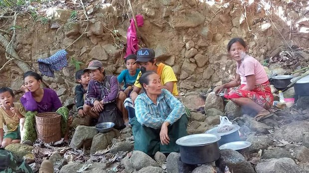 KNU ညောင်လေးပင်ခရိုင်ထဲမှာ တိုက်ပွဲဖြစ်လို့ ဒေသခံသုံးထောင်ကျော် ထွက်ပြေးနေရ