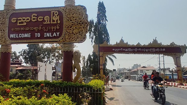 ညောင်ရွှေမှာ စစ်ဘေးဒုက္ခသည်တွေအတွက် ထောက်ပံ့ထားတဲ့ ဆန်အိတ် ကိုးရာ သိမ်းဆည်းခံရ