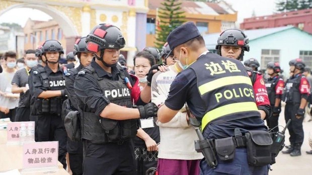 အွန်လိုင်းငွေလိမ်ဂိုဏ်းနဲ့ဆက်စပ်သူ ငါးသောင်းခန့်ကို မြန်မာက တရုတ်ထံ လွှဲပြောင်း အွန်လိုင်းငွေလိမ်ဂိုဏ်းနဲ့ဆက်စပ်သူ ငါးသောင်းခန့်ကို မြန်မာက တရုတ်ထံ လွှဲပြောင်း