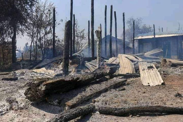 ပေါက်မြို့နယ်က ရွာနှစ်ရွာမှာ နေအိမ် ၂၅၀ ကျော် မီးရှို့ခံရ