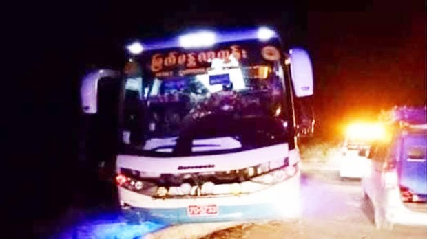 တနင်္သာရီမှာ ခရီးသည်တင်ယာဉ် ပစ်ခတ်ခံရပြီး နှစ်ဦးသေဆုံး တနင်္သာရီမှာ ခရီးသည်တင်ယာဉ် ပစ်ခတ်ခံရပြီး နှစ်ဦးသေဆုံး