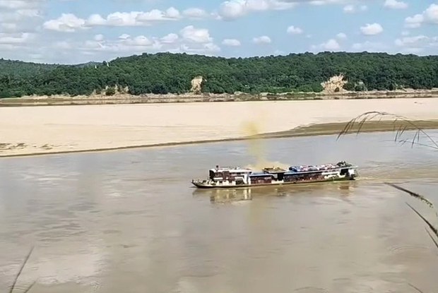 ချင်းတွင်းမြစ်မှာ စစ်ကောင်စီရေယာဉ်နဲ့ PDF တို့ တိုက်ပွဲဖြစ်