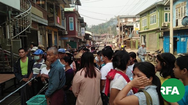 ဖားကန့်မြို့မှာ လူ ၁၂၀၀ နီးပါးအတွက် အခြေခံစားနပ်ရိက္ခာ လှူဒါန်း ဖားကန့်မြို့မှာ လူ ၁၂၀၀ နီးပါးအတွက် အခြေခံစားနပ်ရိက္ခာ လှူဒါန်း