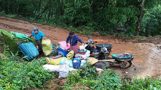 ဖယ်ခုံနဲ့ ပင်လောင်းနယ်စပ်မှာ တိုက်ပွဲကြောင့် လူထောင်ချီထွက်ပြေးနေရ ဖယ်ခုံနဲ့ ပင်လောင်းနယ်စပ်မှာ တိုက်ပွဲကြောင့် လူထောင်ချီထွက်ပြေးနေရ