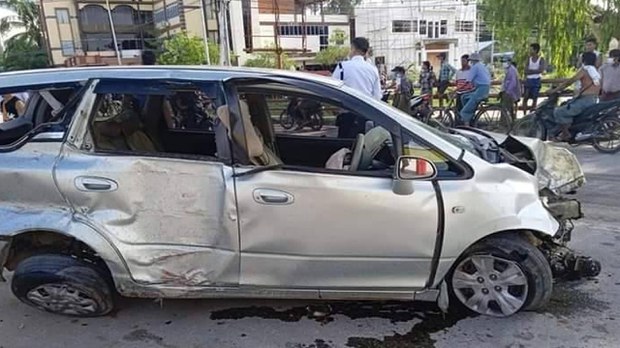 ရွှေဘိုမှာ ရဲသုံးယောက်စီးလာတဲ့ကား တံတားကိုဝင်တိုက် တစ်ဦးပွဲချင်းပြီးသေဆုံး ရွှေဘိုမှာ ရဲသုံးယောက်စီးလာတဲ့ကား တံတားကိုဝင်တိုက် တစ်ဦးပွဲချင်းပြီးသေဆုံး