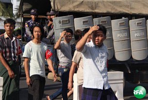 students-crack-ygn-305.jpg