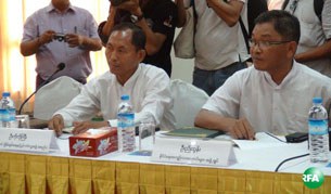 political-prisoner-committee-305.jpg political-prisoner-committee-305.jpg