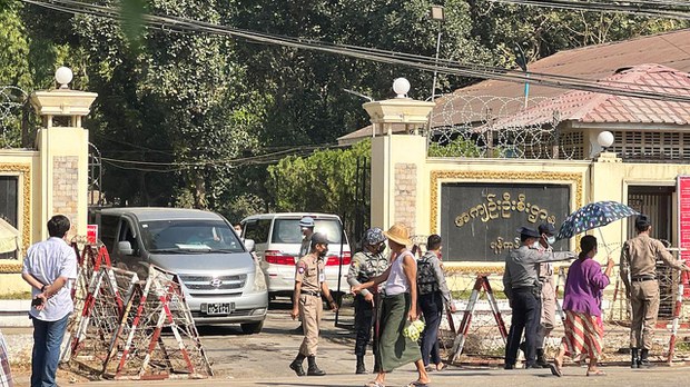 ထောင်တွင်း ဥပဒေမဲ့မနှိပ်စက်ဖို့နဲ့ ကျန်းမာရေးစောင့်ရှောက်မှုအပြည့်ပေးဖို့ နိုင်/ကျဉ်းတွေ တောင်းဆို
