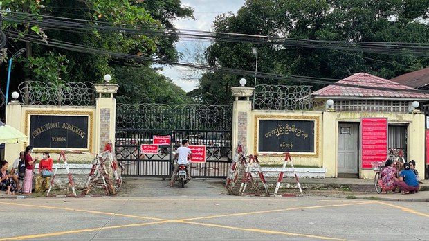 ရန်ကုန် မန္တလေးနဲ့ ပြည်အကျဉ်းထောင်တွေမှာ ဆူပူမှုဖြစ်ခဲ့ကြောင်း ထောင်နဲ့ နီးစပ်သူတွေပြော