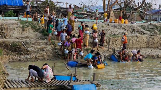 ရခိုင်မှာ စစ်ဘေးဒုက္ခသည် တစ်သိန်းခြောက်သောင်းကျော်ရှိလာကြောင်း UNOCHA ပြော ရခိုင်မှာ စစ်ဘေးဒုက္ခသည် တစ်သိန်းခြောက်သောင်းကျော်ရှိလာကြောင်း UNOCHA ပြော