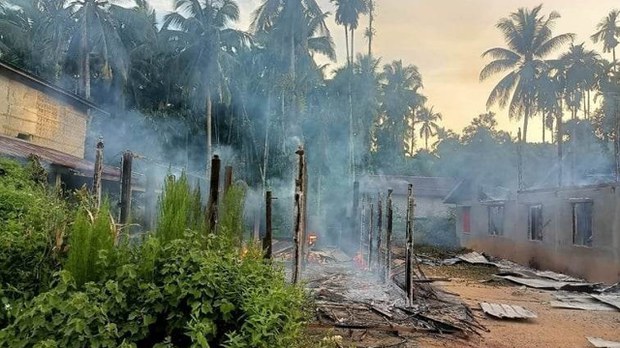 တနင်္သာရီမြို့နယ်မှာ လက်နက်ကြီးကြောင့် ဒေသခံတစ်ထောင်ကျော် ထွက်ပြေး တနင်္သာရီမြို့နယ်မှာ လက်နက်ကြီးကြောင့် ဒေသခံတစ်ထောင်ကျော် ထွက်ပြေး
