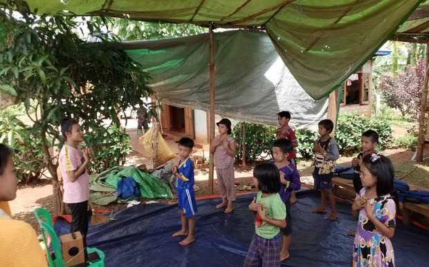 ဒီးမော့ဆိုက ဒုက္ခသည်ရှစ်သောင်းအတွက် မိုးကာတွေလိုအပ်