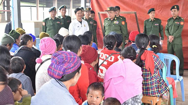 lashio-refugees-622.jpg