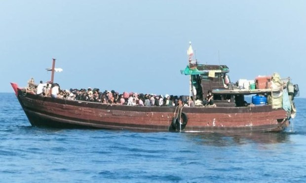 ရိုဟင်ဂျာ နှစ်ရာကျော်ပါတဲ့ စက်လှေ စစ်တွေမြို့အနီး ဖမ်းဆီးခံရ