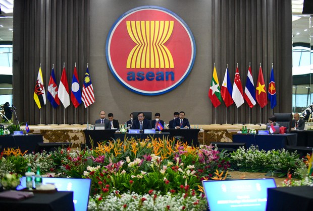 ဒုက္ခသည်အရေးဆိုင်ရာအဖွဲ့အစည်း လိုအပ်နေပြီလို့ အာဆီယံကို တိုက်တွန်း ဒုက္ခသည်အရေးဆိုင်ရာအဖွဲ့အစည်း လိုအပ်နေပြီလို့ အာဆီယံကို တိုက်တွန်း