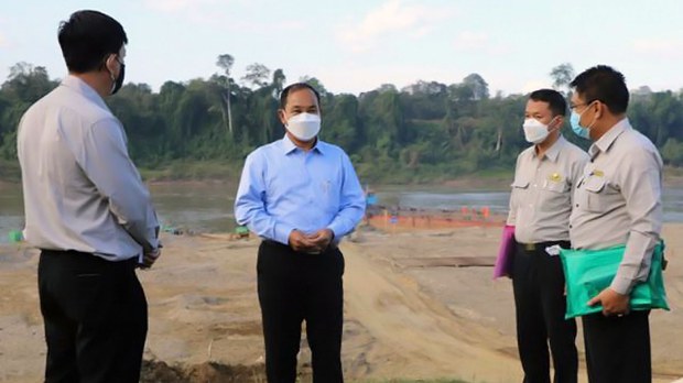 စစ်ကိုင်းတိုင်းဝန်ကြီးချုပ် ယာဉ်တန်း မိုင်းဆွဲတိုက်ခိုက်ခံရ စစ်ကိုင်းတိုင်းဝန်ကြီးချုပ် ယာဉ်တန်း မိုင်းဆွဲတိုက်ခိုက်ခံရ