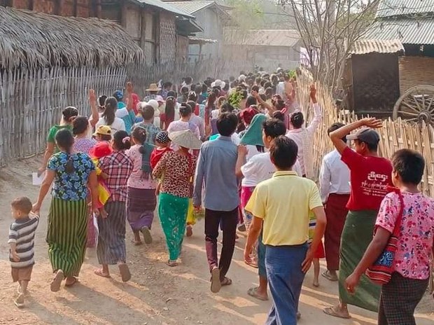 စစ်ကိုင်းမှာ ဘုန်းကြီးကျောင်းကို ဝင်ရှာပြီး ဥပုသ်စောင့်သူတွေကို စစ်ဆေး စစ်ကိုင်းမှာ ဘုန်းကြီးကျောင်းကို ဝင်ရှာပြီး ဥပုသ်စောင့်သူတွေကို စစ်ဆေး
