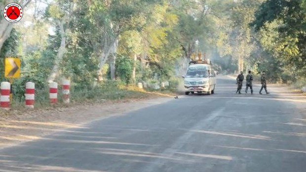 စလင်းမြို့အနီး စစ်ကောင်စီတပ်က လုံခြုံရေးတိုးမြှင့်ပြီး ဒရုန်းနဲ့ တိုက်ခိုက်နေ စလင်းမြို့အနီး စစ်ကောင်စီတပ်က လုံခြုံရေးတိုးမြှင့်ပြီး ဒရုန်းနဲ့ တိုက်ခိုက်နေ
