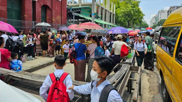 နိုင်ငံတစ်ဝန်း အခြေခံပညာကျောင်းအပ်သူ ခုနစ်သိန်းခွဲကျော် လျော့ကျ နိုင်ငံတစ်ဝန်း အခြေခံပညာကျောင်းအပ်သူ ခုနစ်သိန်းခွဲကျော် လျော့ကျ