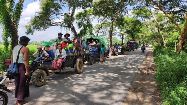 စစ်ကြောင်းတွေကြောင့် ရွှေဘိုဒေသခံ တစ်ထောင်ကျော် ထွက်ပြေးနေရ
