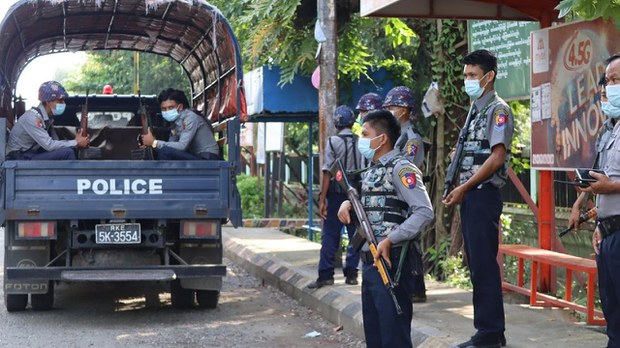 စစ်တွေမြို့မှာ ညပိုင်းအပြင်မထွက်ဖို့ စစ်ကောင်စီ ဒေသအာဏာပိုင်တွေ ကြေညာ