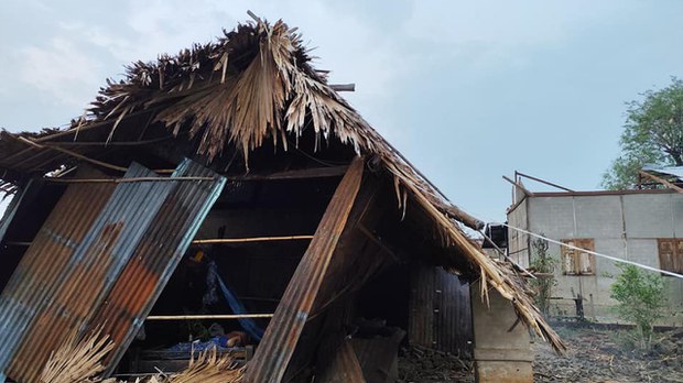 စစ်ကိုင်းတိုင်းမှာ လေပြင်းတိုက်ခတ်မှုကြောင့် နေအိမ် သုံးရာထက်မနည်း ပျက်စီး