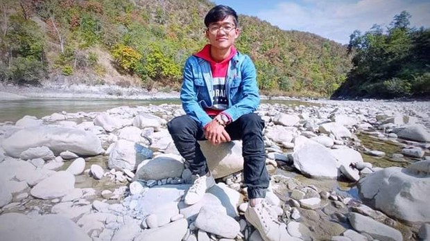 တီးတိန်မှာ လူငယ်တစ်ဦး ပစ်ခတ်ခံရလို့ သေဆုံး တီးတိန်မှာ လူငယ်တစ်ဦး ပစ်ခတ်ခံရလို့ သေဆုံး