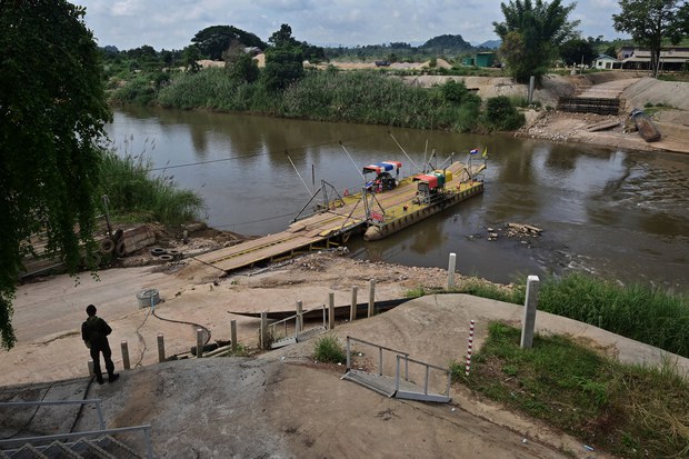 အွန်လိုင်းငွေလိမ်ဂိုဏ်းကို အင်တာနက်သွယ်ပေးနေသူတစ်ဦးကို ထိုင်းရဲတပ်ဖွဲ့ဖမ်းဆီး အွန်လိုင်းငွေလိမ်ဂိုဏ်းကို အင်တာနက်သွယ်ပေးနေသူတစ်ဦးကို ထိုင်းရဲတပ်ဖွဲ့ဖမ်းဆီး