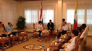 yingluck_305 yingluck_305