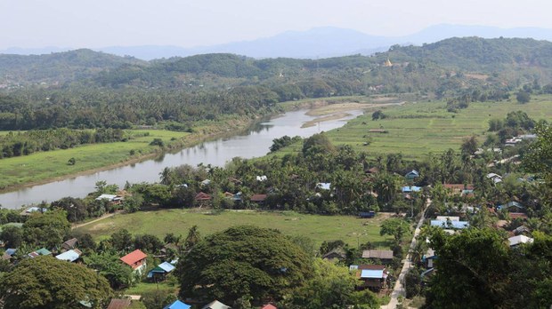 လမ်းကြောင်းတွေ အပိတ်ခံထားရတဲ့ သံတွဲမှာ ဆေးဝါးနဲ့ စားသောက်ကုန် ပြတ်လပ်နေ